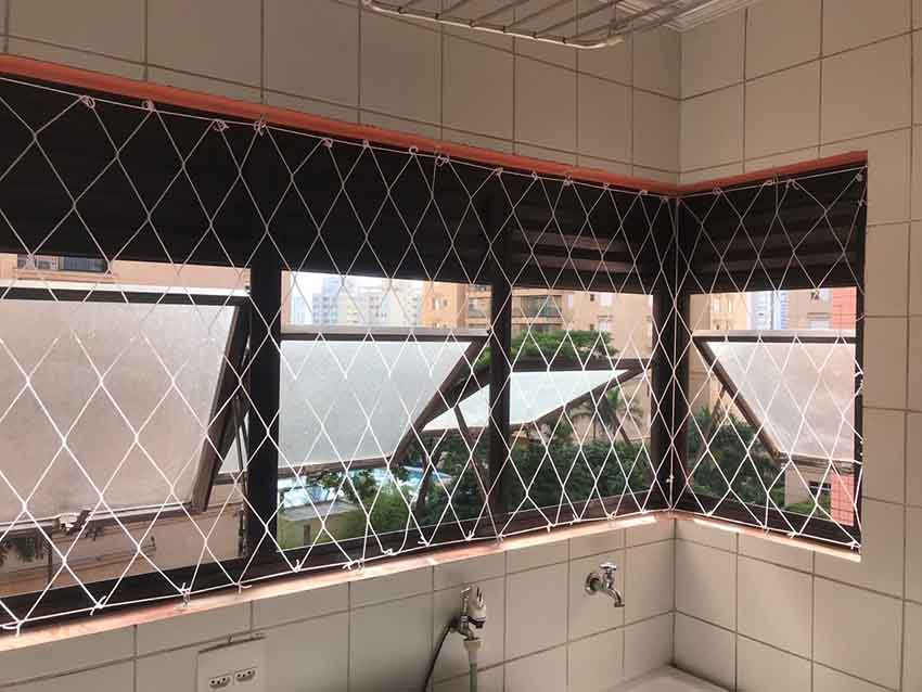 Proteção Anti-Fugas Para Gatos e Crianças Em Piscinas