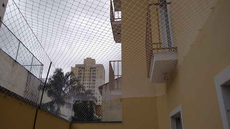 Proteção Para Gatos e Crianças Em Sacadas Pequenas